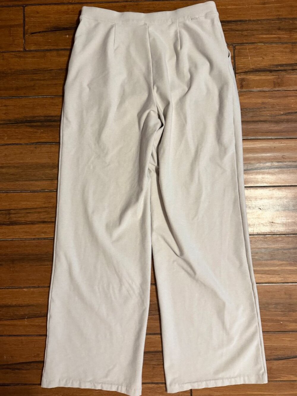 Vuori Khaki Wide Leg Relaxed Fit Elevation Trouser, Size M - Picture 4 of 11